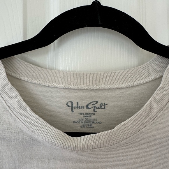 Brandy Melville Cream Graphic Tee - Picture 3 of 4